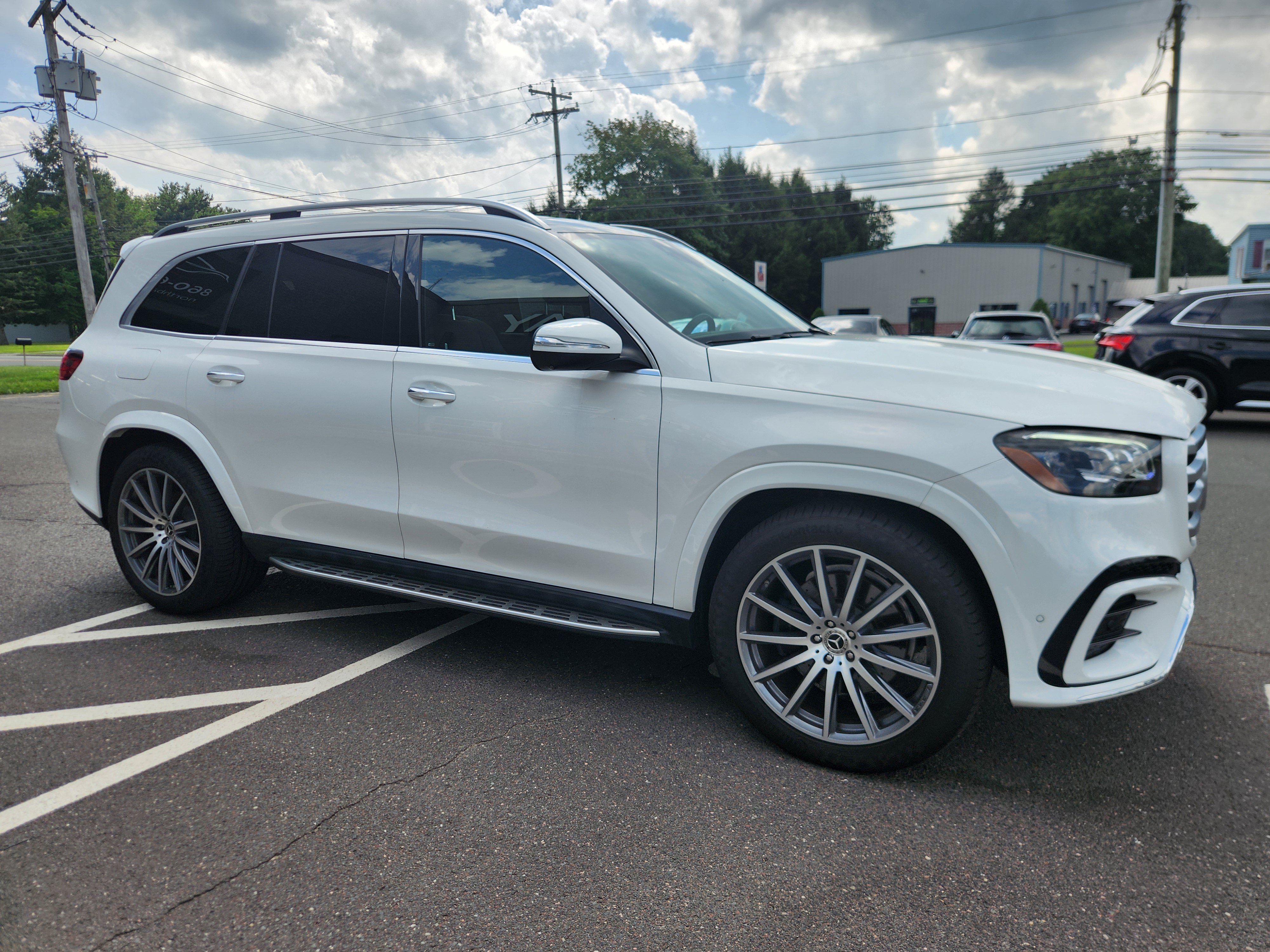 Used 2024 Mercedes-Benz GLS 450 4MATIC w/ AMG Line Exterior image 13