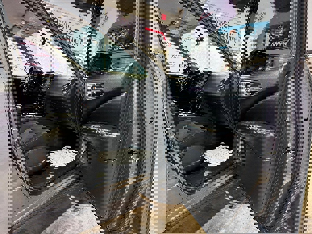 Used 2019 Nissan Pathfinder SV image 47