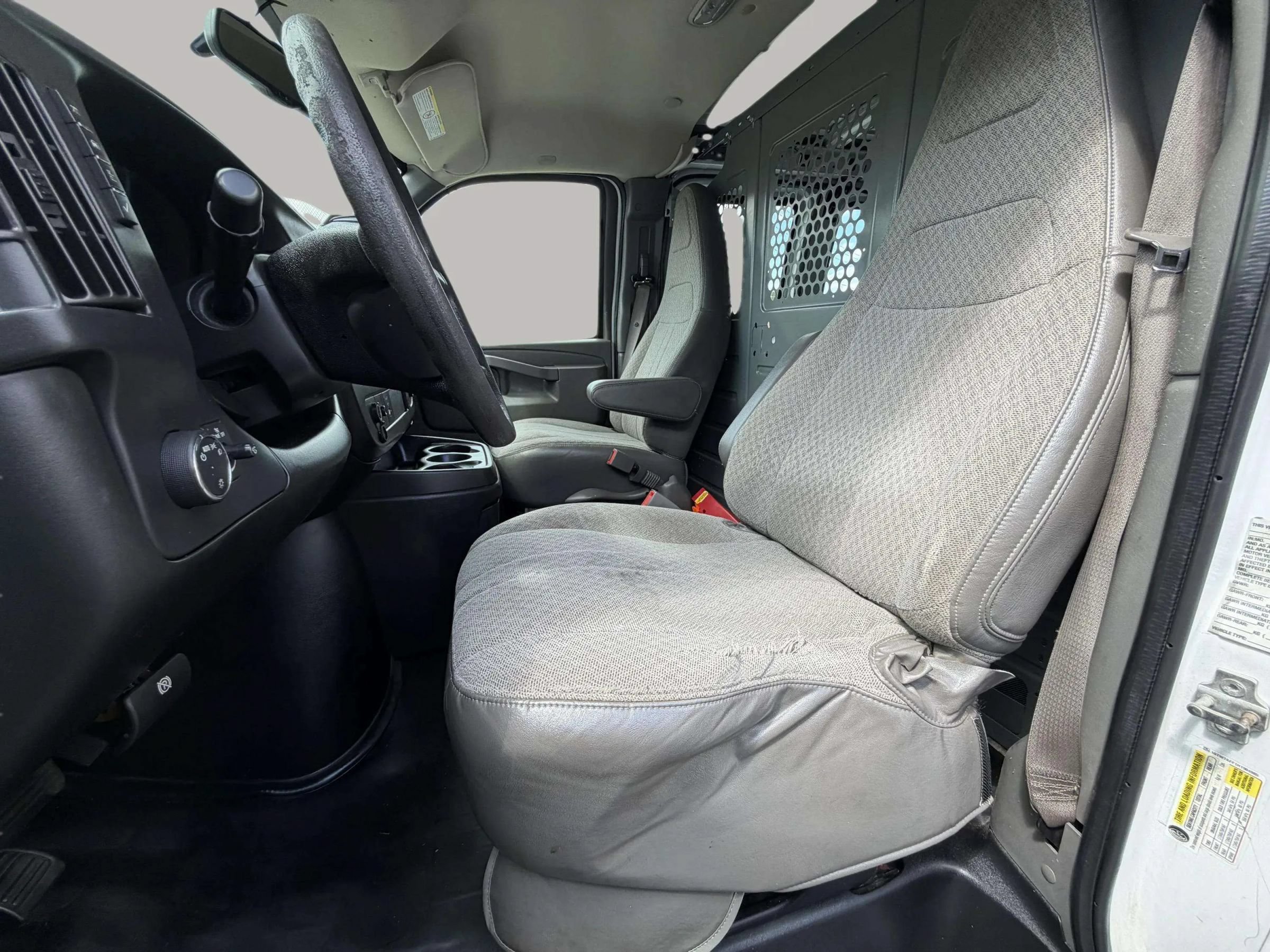 Used 2017 GMC Savana 2500 RWD image 12
