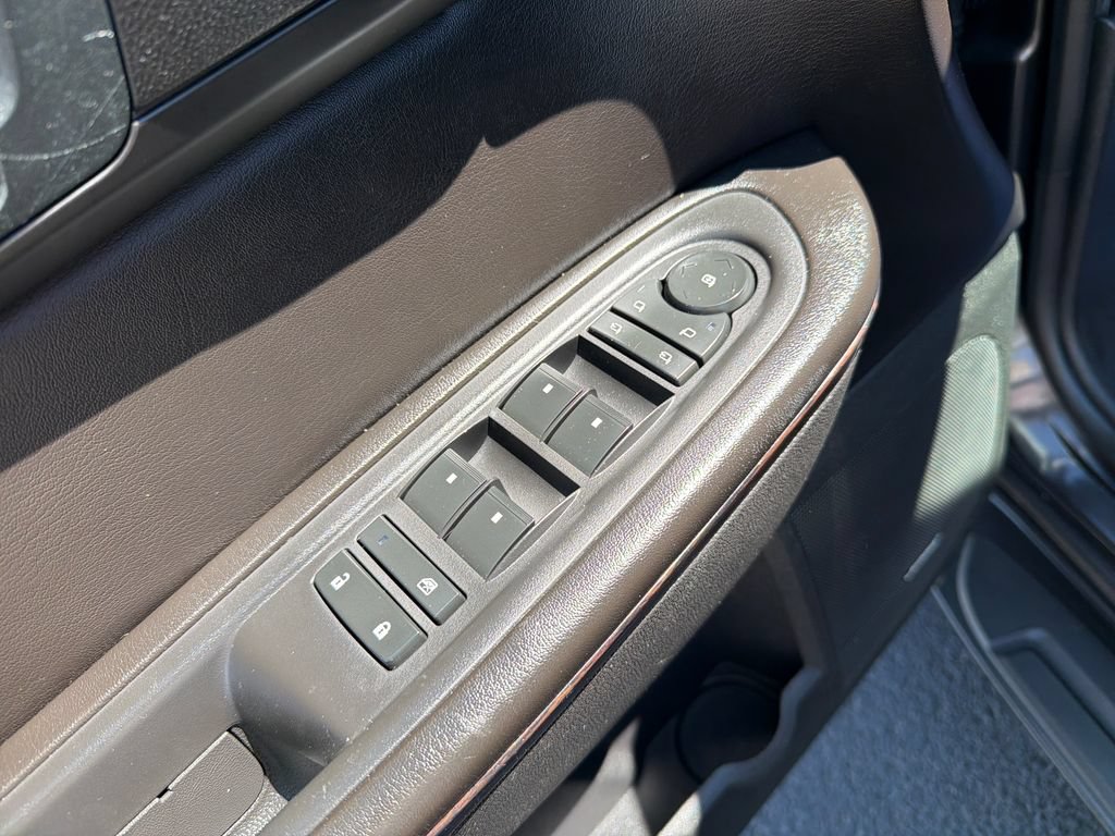 Used 2016 Chevrolet Traverse LTZ AWD/4WD image 11