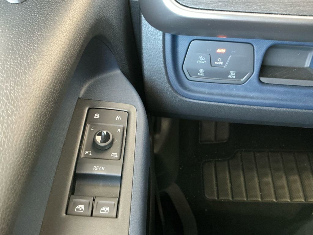 New 2025 Volkswagen ID. Buzz Pro S image 22