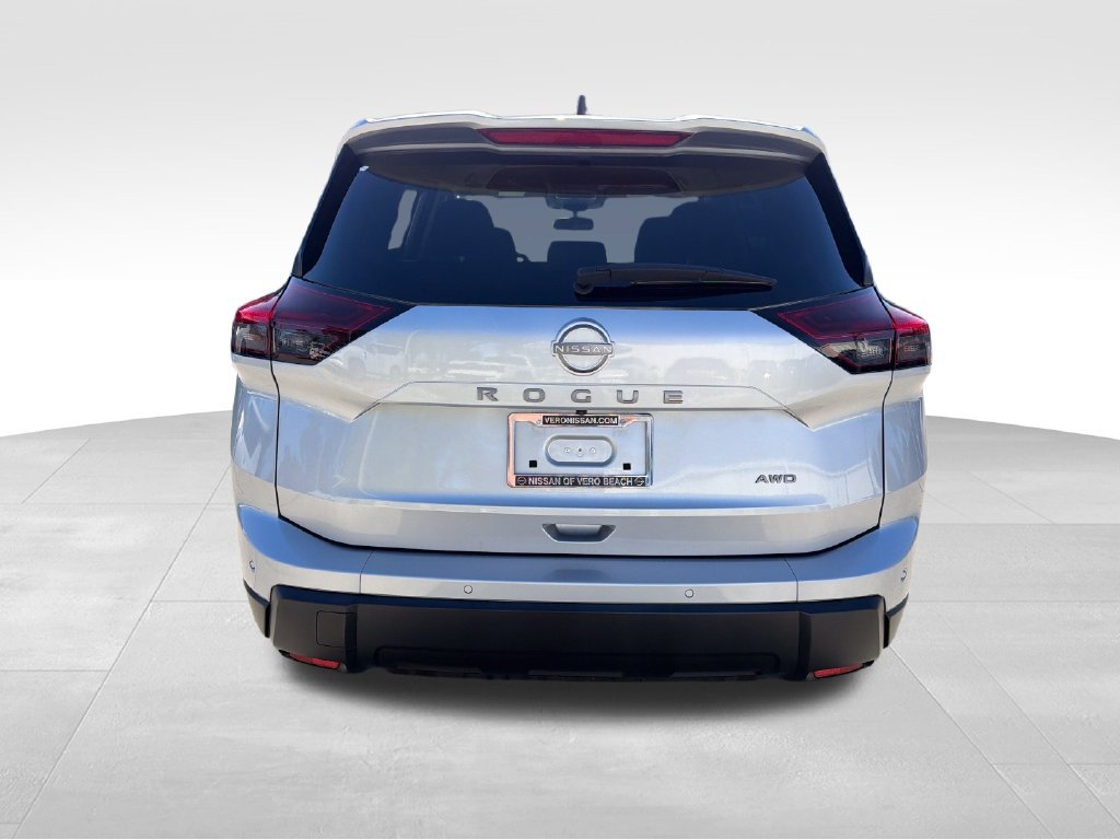Used 2025 Nissan Rogue S AWD/4WD image 6