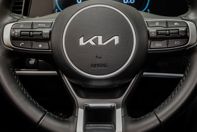 Used 2025 Kia Sportage EX image 12