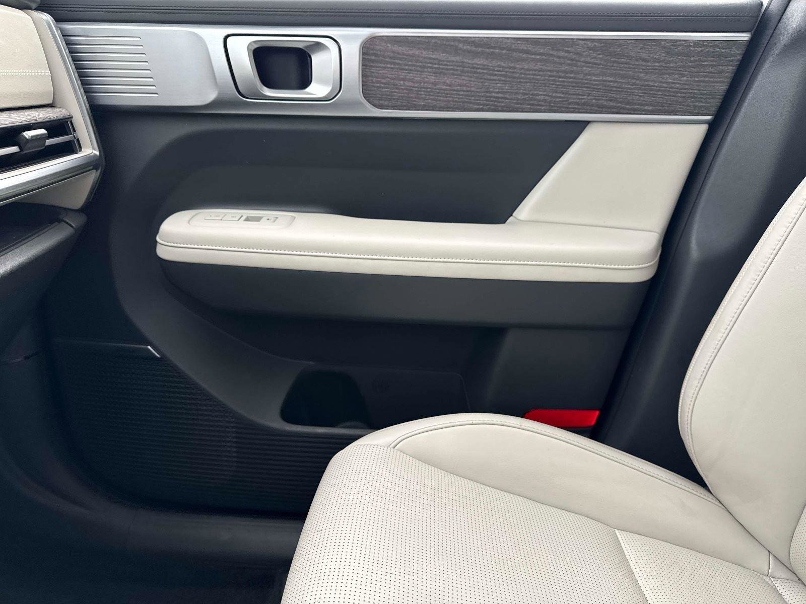 Used 2024 Hyundai Santa Fe Calligraphy image 24