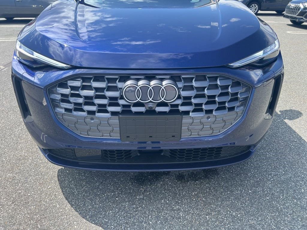 Used 2025 Audi Q5 Premium Plus w/ Premium Plus image 2