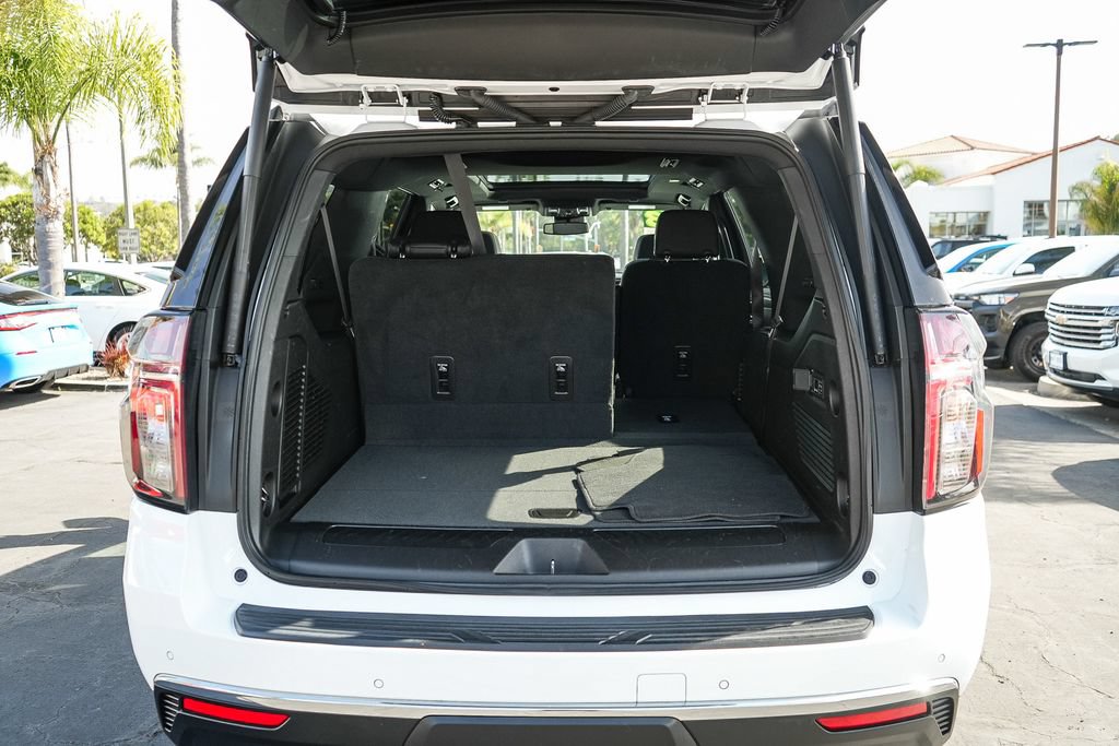 Used 2023 Chevrolet Suburban LT w/ Luxury Package RWD image 26