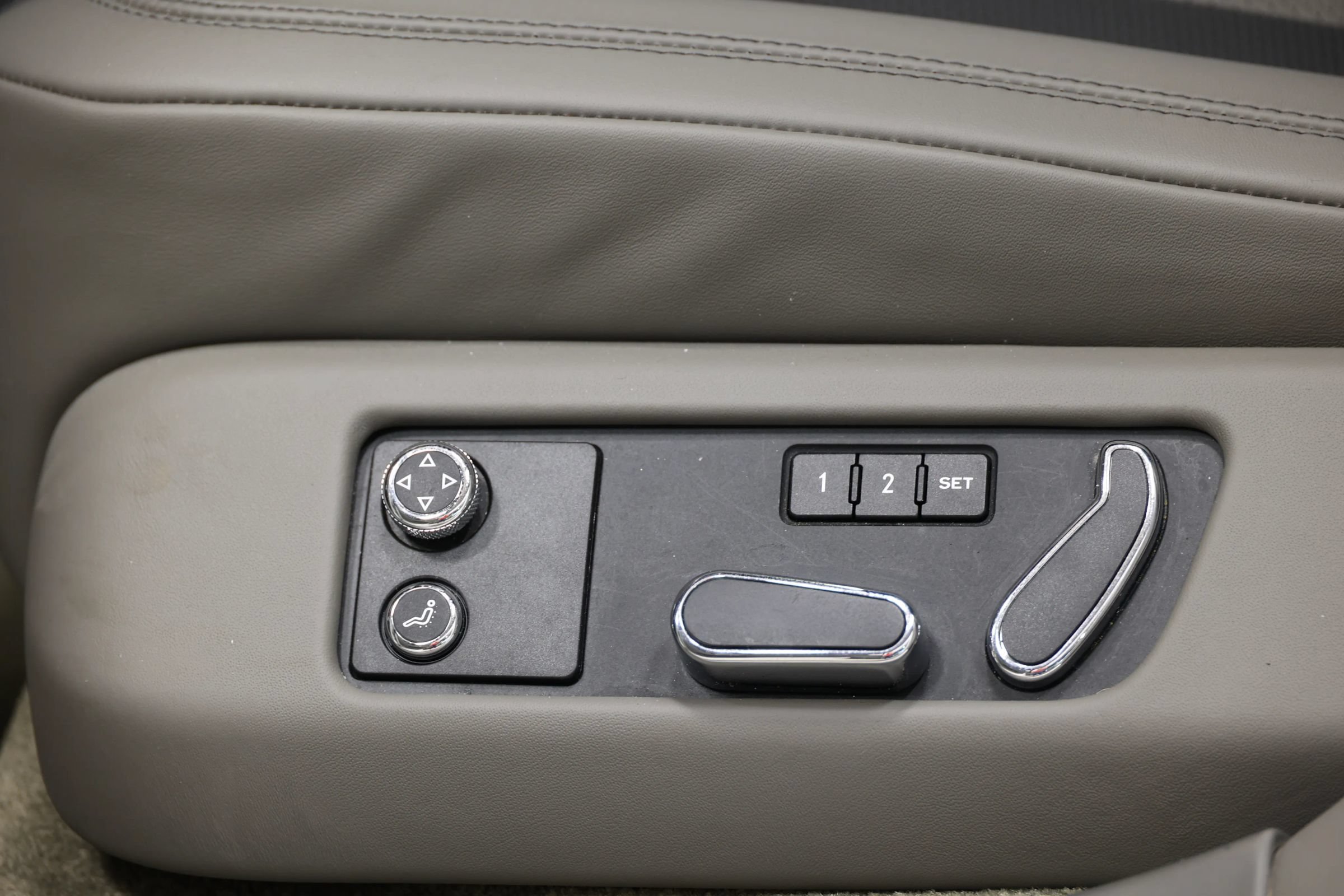 Used 2018 Bentley Flying Spur S W12 AWD/4WD image 52