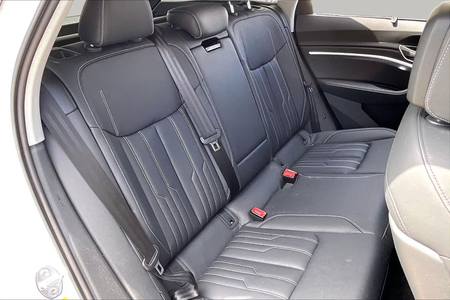 Used 2024 Audi Q8 e-tron Prestige w/ Prestige Package AWD/4WD image 18