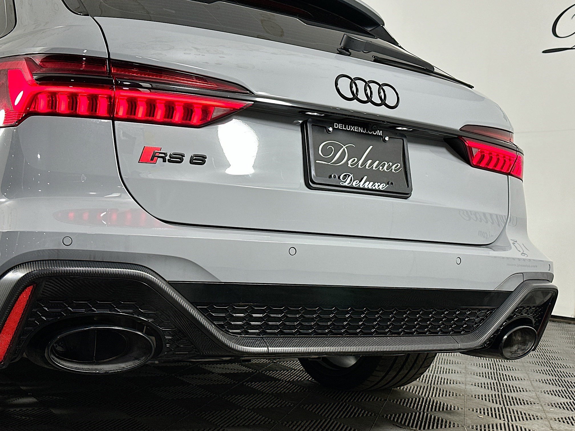 Used 2025 Audi RS 6 performance w/ Matte Carbon Package AWD/4WD image 27