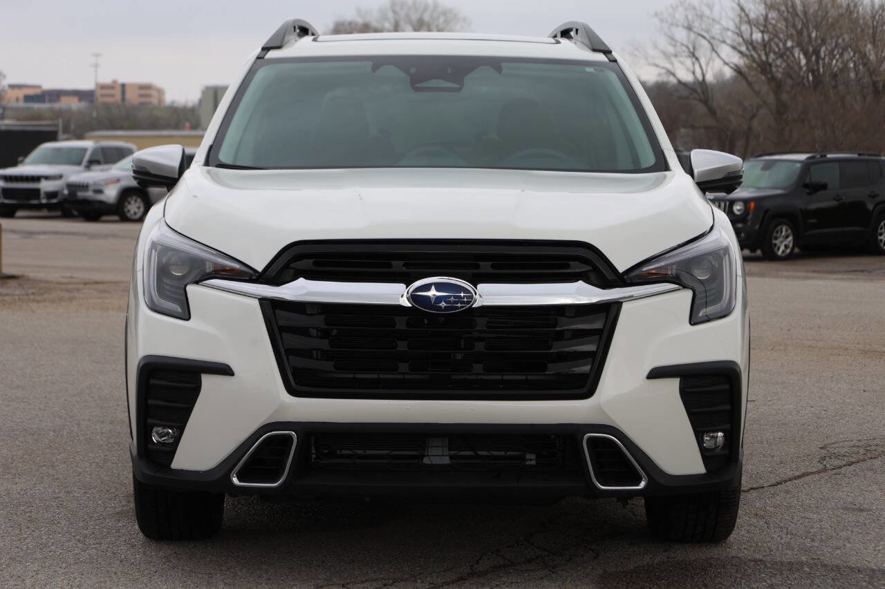Used 2023 Subaru Ascent Touring image 2