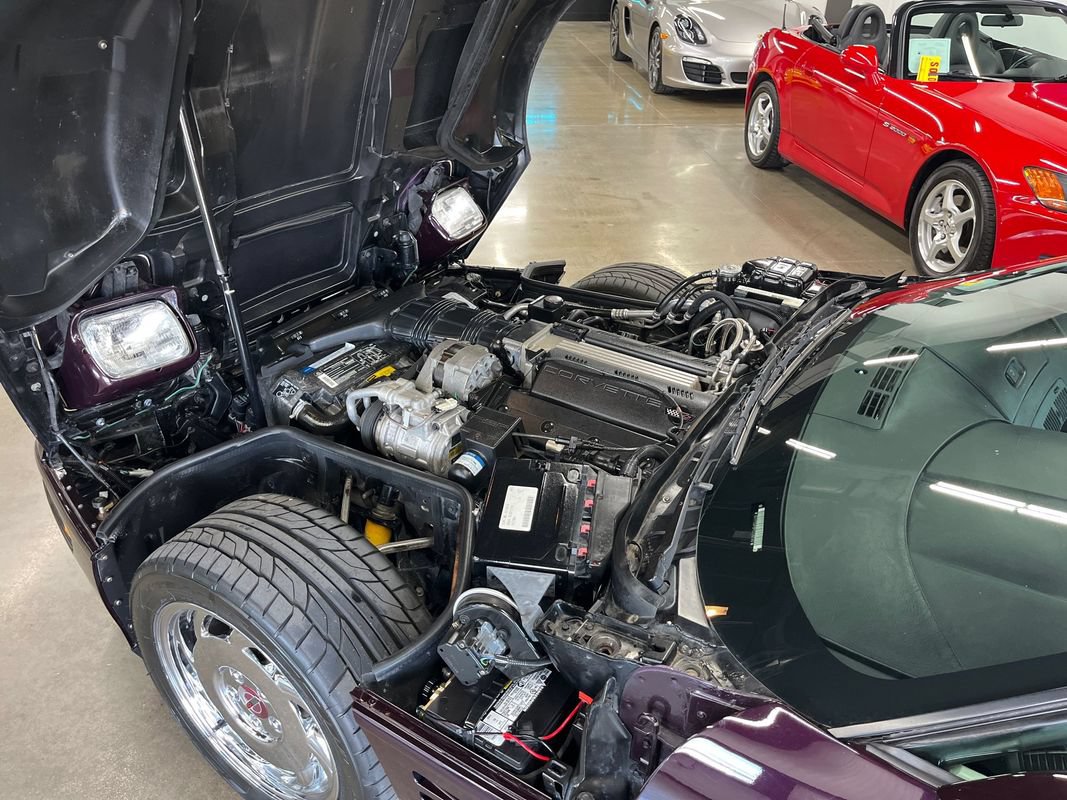 Used 1993 Chevrolet Corvette Coupe RWD image 56
