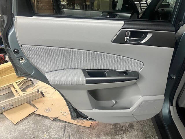 Used 2012 Subaru Forester 2.5X Premium w/ All-Weather Pkg image 18