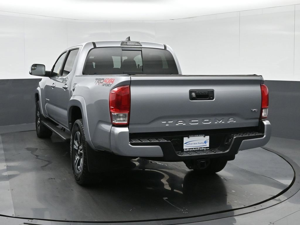 Used 2017 Toyota Tacoma TRD Sport image 5