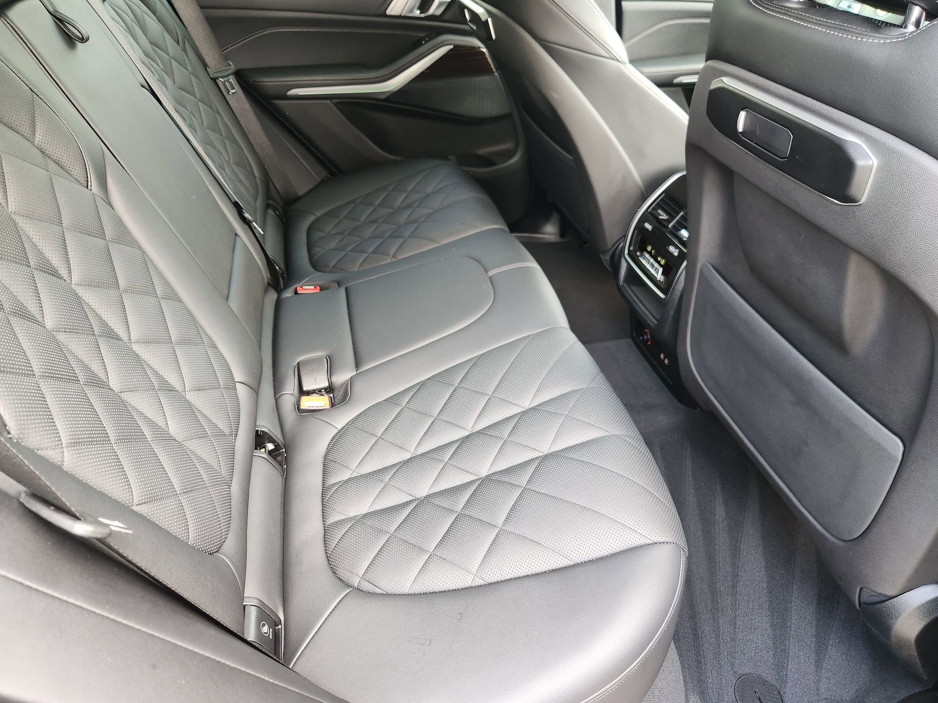 Used 2024 BMW X5 sDrive40i w/ Parking Assistance Package image 31