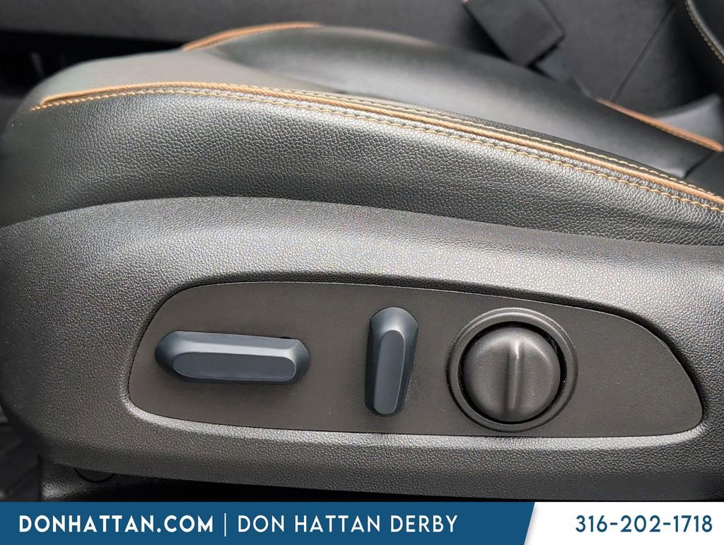 Used 2023 GMC Terrain AT4 w/ Infotainment Package II AWD/4WD image 5