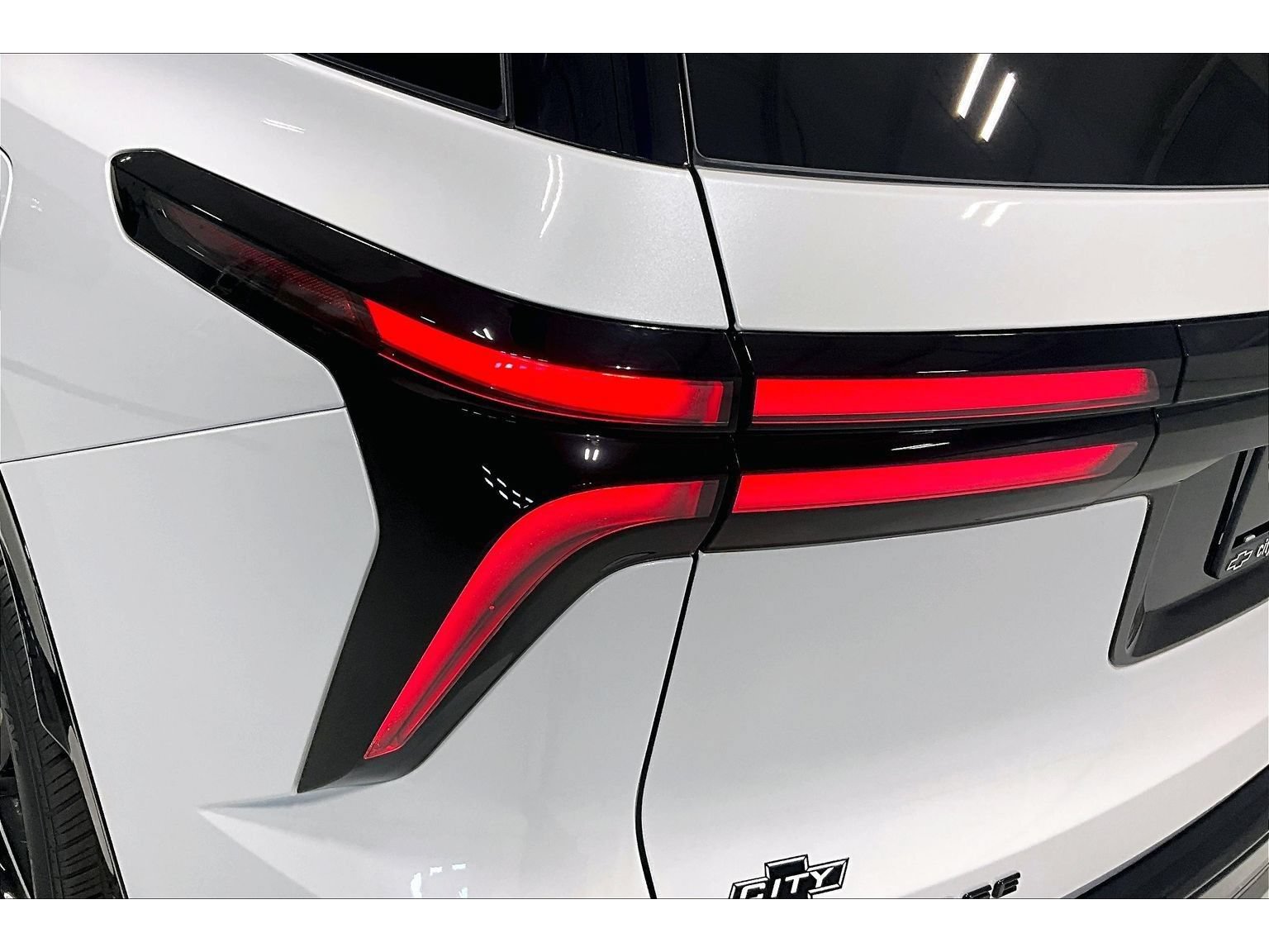 New 2026 Chevrolet Traverse RS w/ LPO, Floor Liner Package FWD image 40