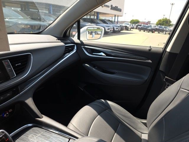 Used 2019 Buick Enclave Essence AWD/4WD image 25