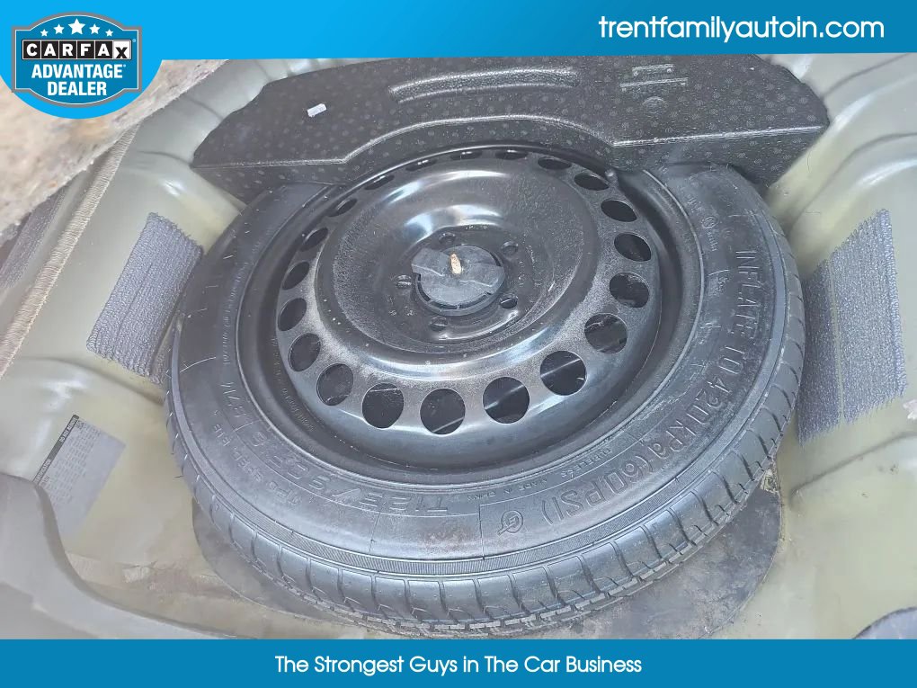 Used 2017 Chevrolet Malibu LT w/ Leather Package image 14