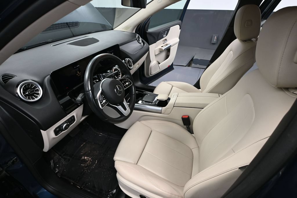 Used 2022 Mercedes-Benz GLA 250 w/ Premium Package Lite image 16
