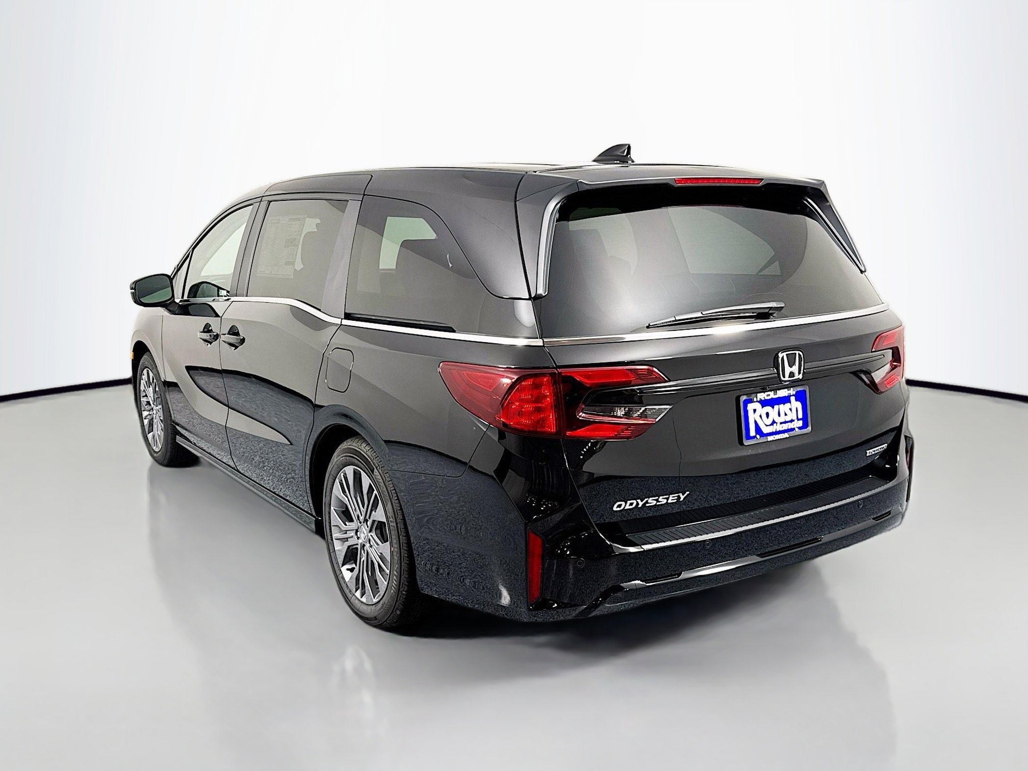 New 2026 Honda Odyssey Touring image 7