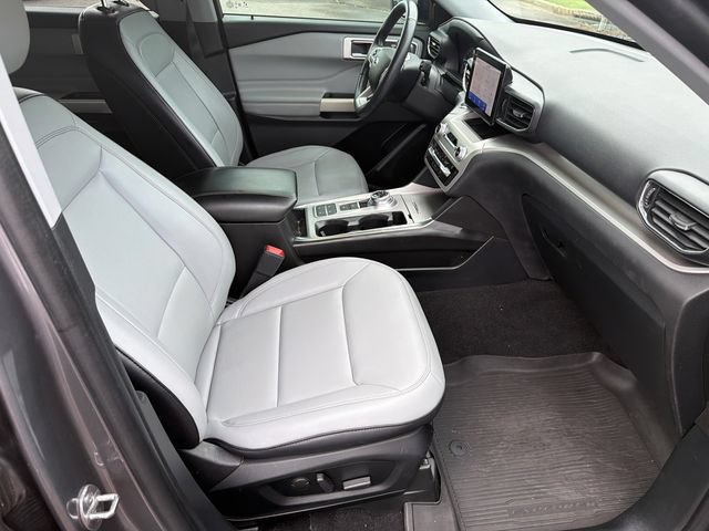 Certified 2021 Ford Explorer XLT w/ Equipment Group 202A RWD image 15