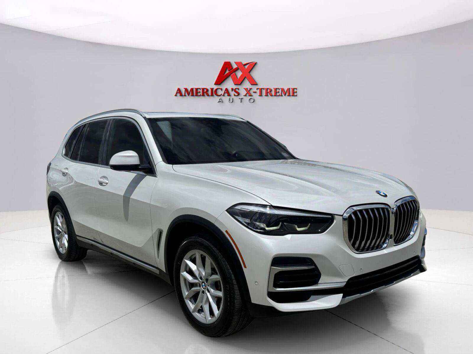 Used 2022 BMW X5 xDrive40i w/ Premium Package AWD/4WD image 8