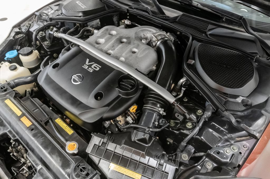 Used 2006 Nissan 350Z Grand Touring RWD image 4