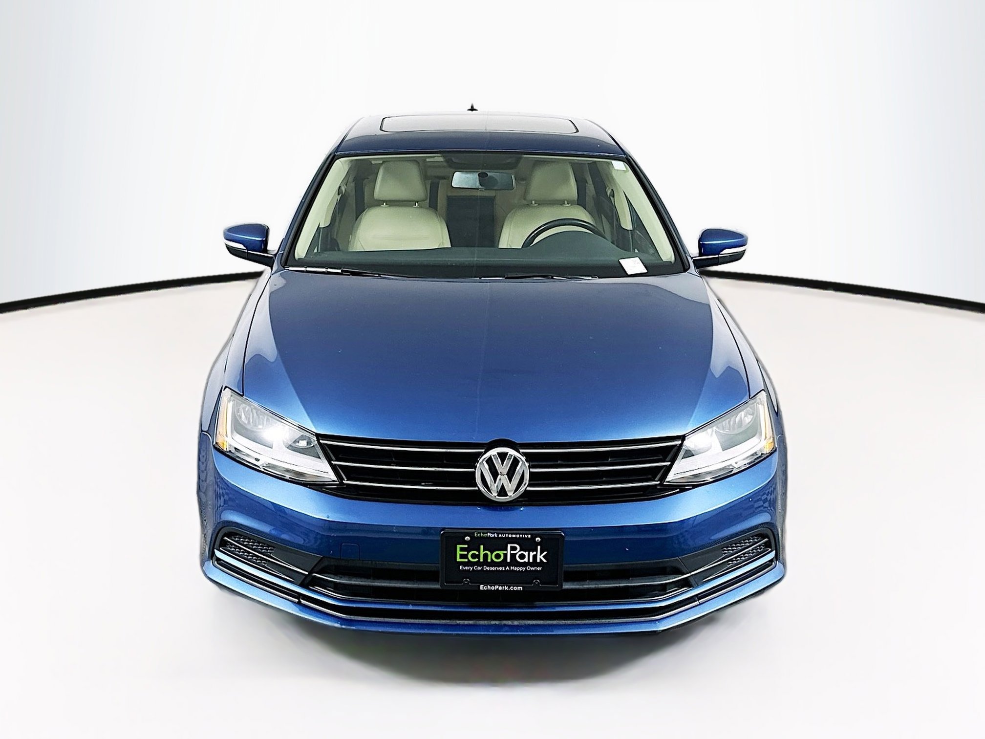Used 2017 Volkswagen Jetta SE FWD image 2
