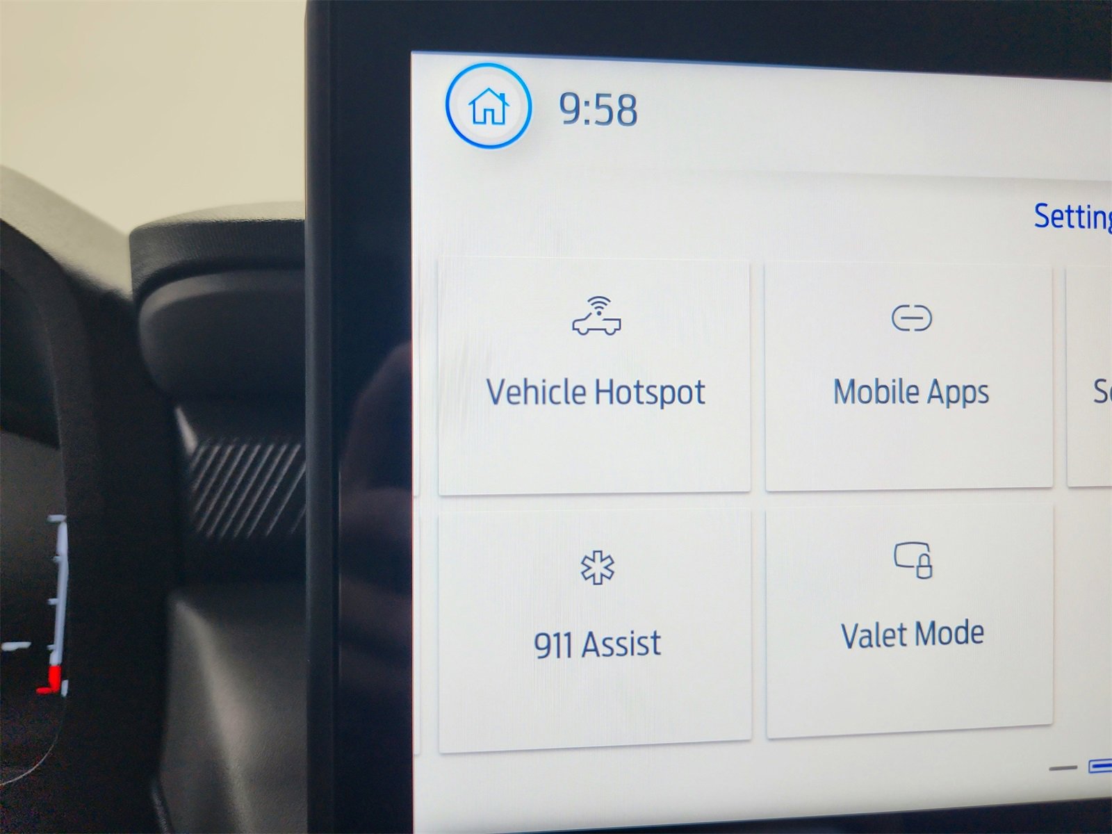 New 2025 Ford Maverick XL w/ Equipment Group 101A image 29