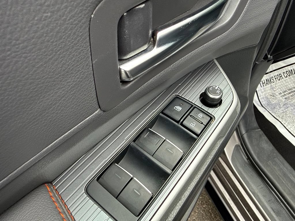 Used 2022 Toyota Sienna XSE w/ XSE Plus Package FWD image 22