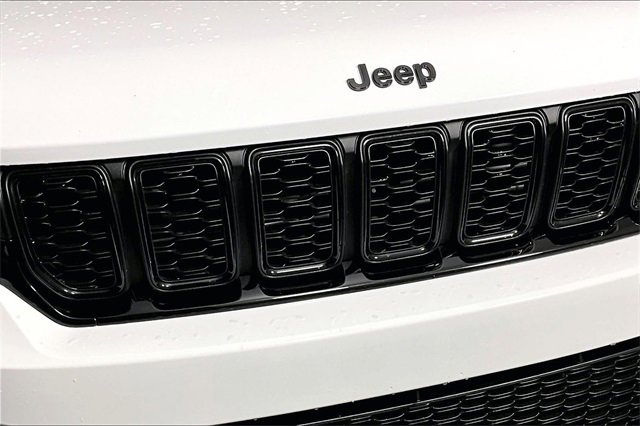 Used 2025 Jeep Grand Cherokee Altitude w/ Trailer Tow Package image 33