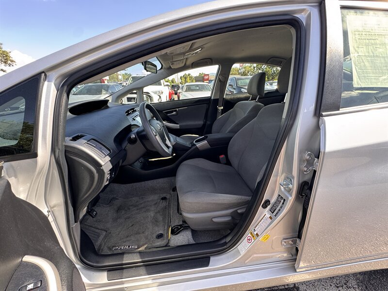Used 2014 Toyota Prius Three FWD image 13