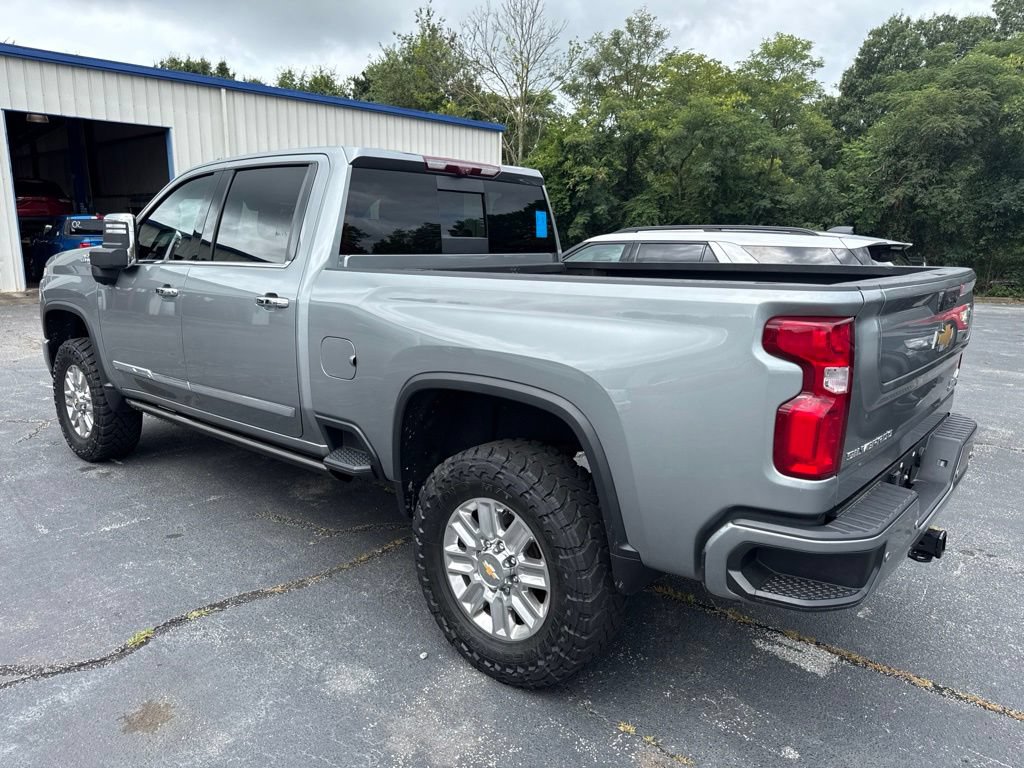 Used 2024 Chevrolet Silverado 2500 High Country w/ High Country Premium Package AWD/4WD image 6
