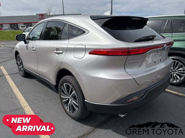 Used 2024 Toyota Venza LE AWD/4WD image 8