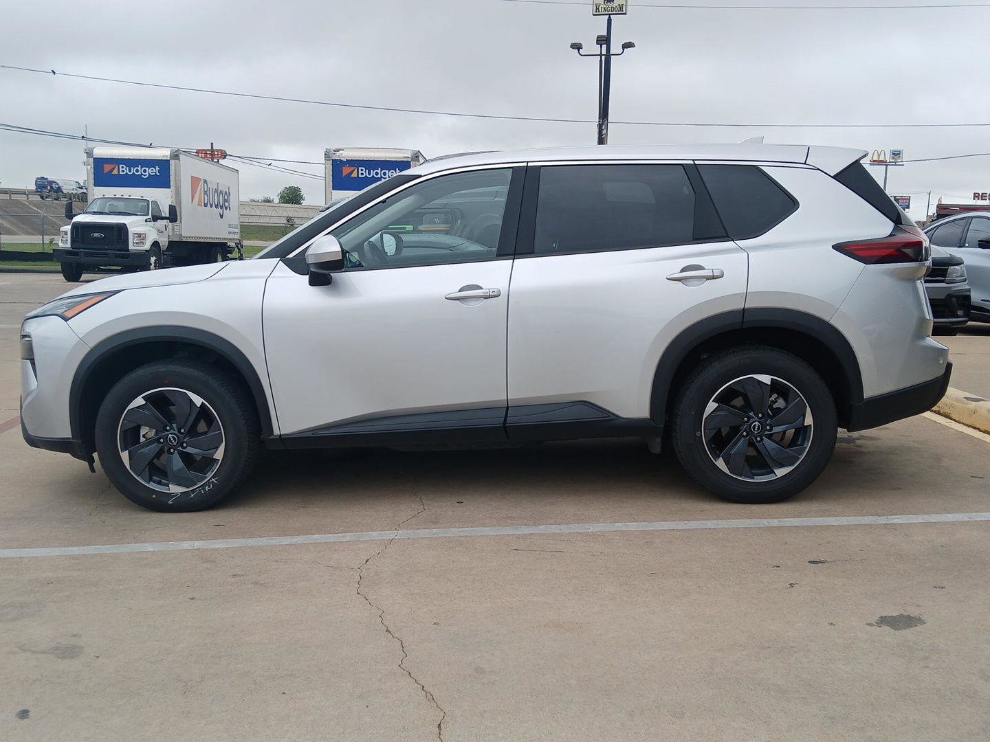 Used 2025 Nissan Rogue SV image 9