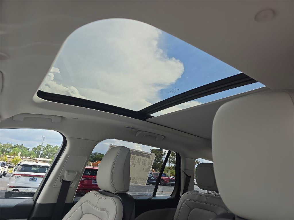 New 2026 Lincoln Aviator Reserve w/ Jet Appearance Package RWD image 24