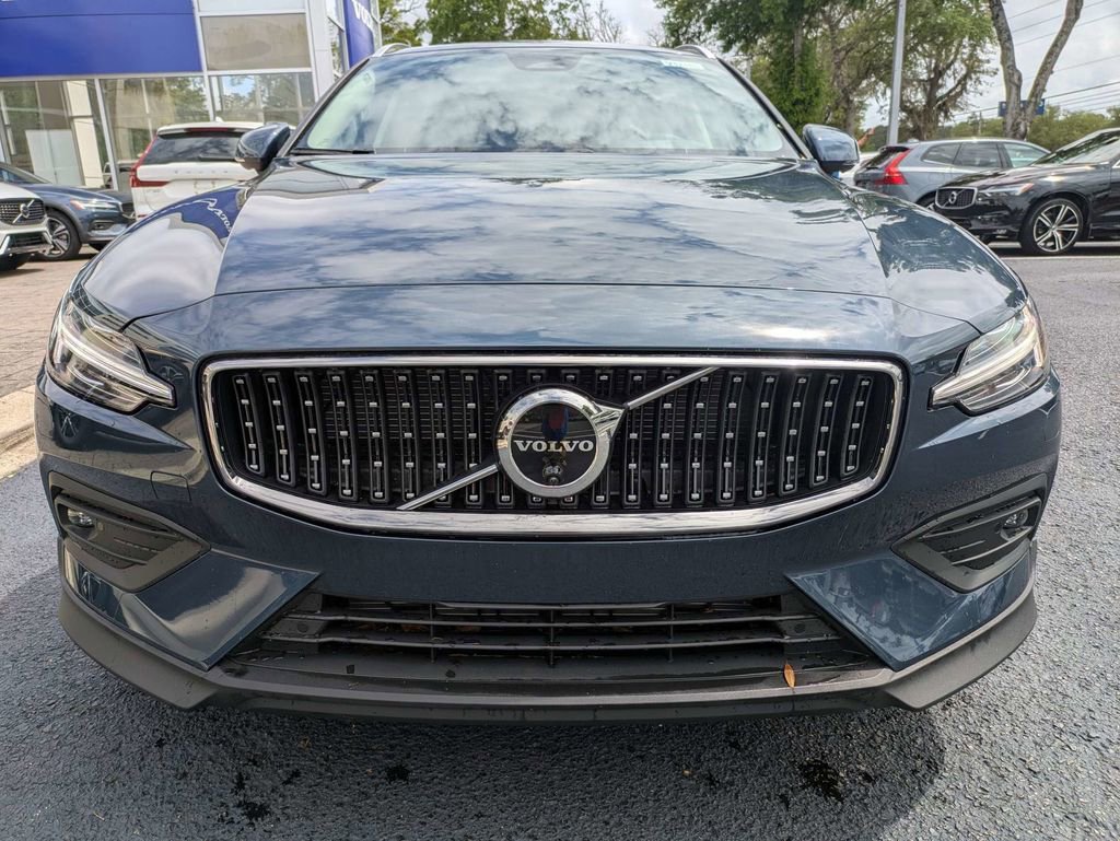 New 2026 Volvo V60 B5 Cross Country Plus w/ Protection Package Premier AWD/4WD image 9