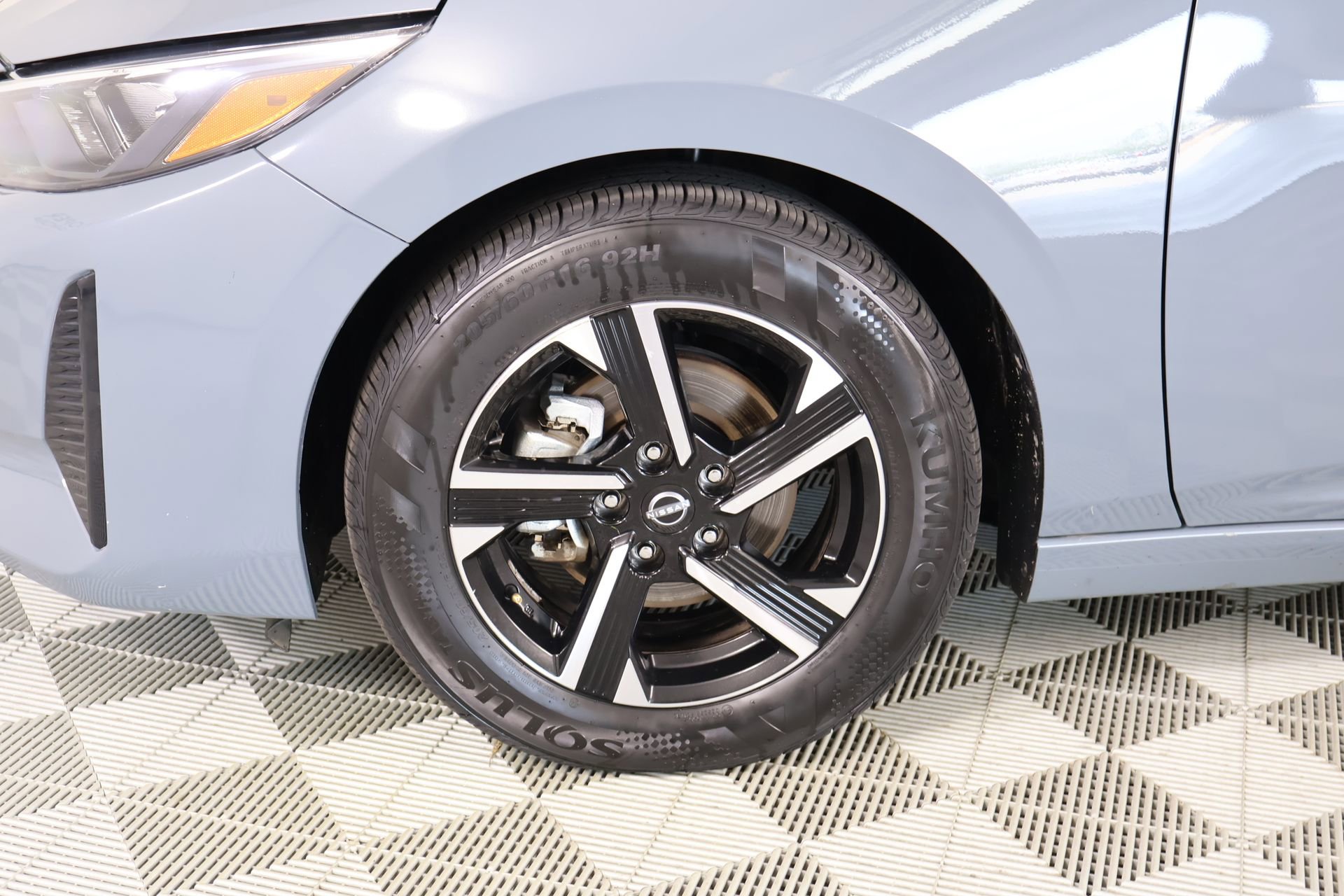 Used 2024 Nissan Sentra SV FWD image 16