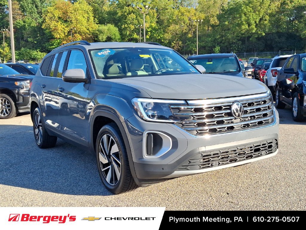 Used 2026 Volkswagen Atlas SE FWD image 2