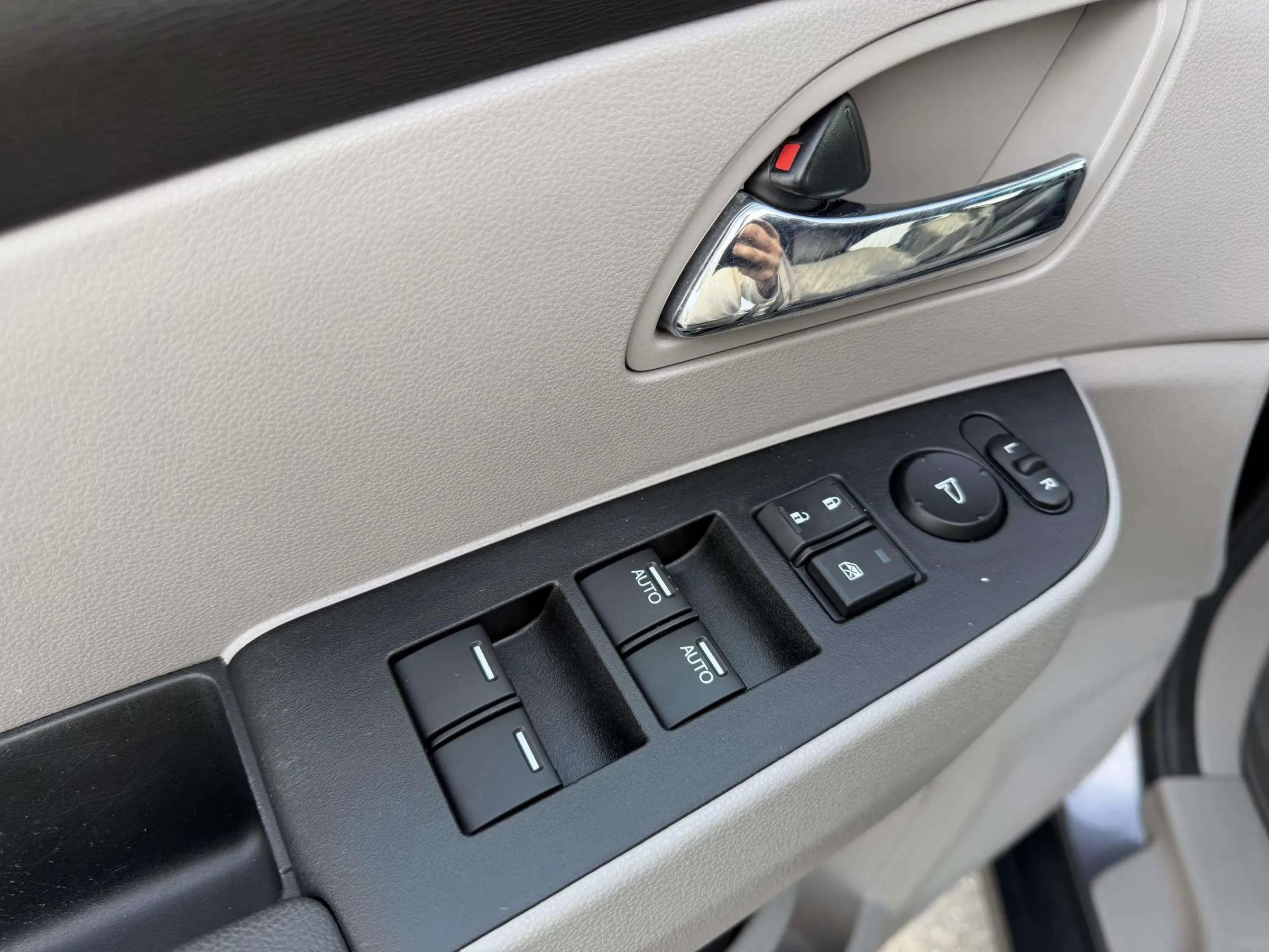 Used 2014 Honda Odyssey LX image 13