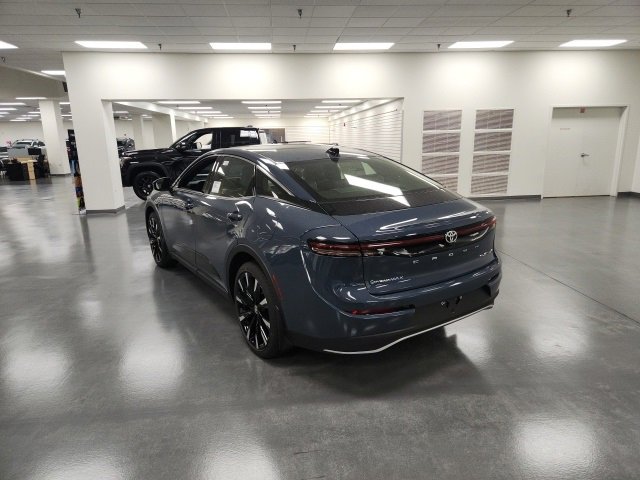 New 2026 Toyota Crown Platinum image 4