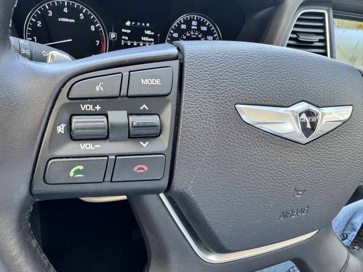 Used 2015 Hyundai Genesis 3.8 RWD image 39