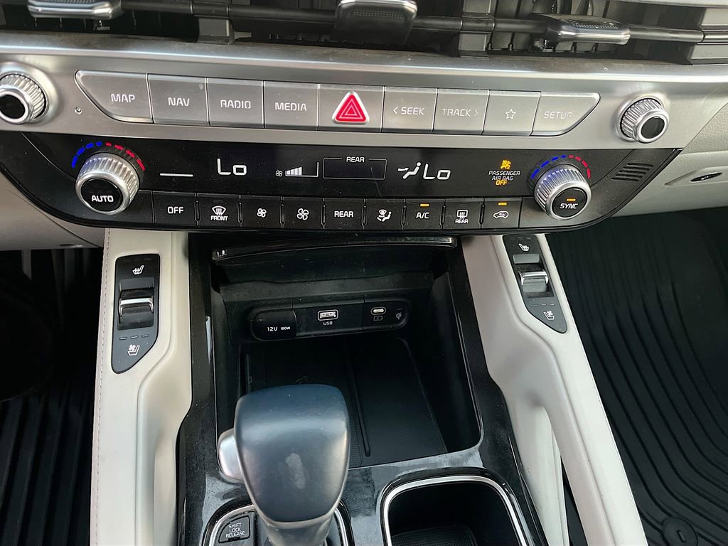 Used 2023 Kia Telluride EX w/ EX Captain's Chair Package FWD image 21