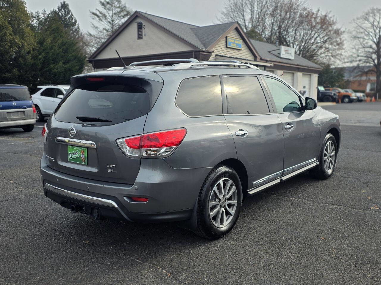 Used 2015 Nissan Pathfinder SL w/ Trailer Tow Package image 7