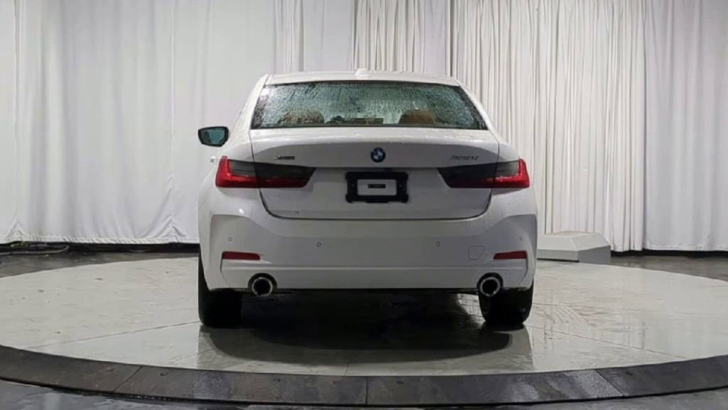 Used 2024 BMW 330i xDrive Sedan w/ Convenience Package image 9