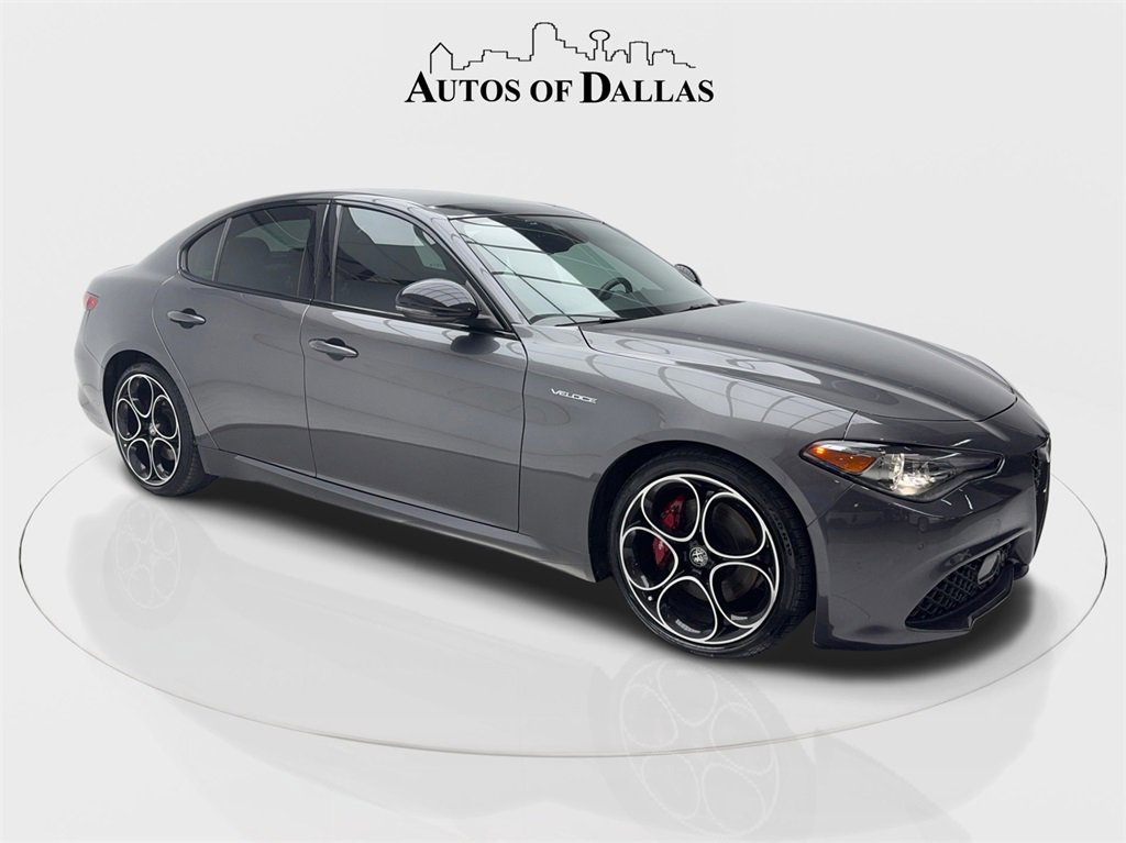 Used 2022 Alfa Romeo Giulia Veloce image 2