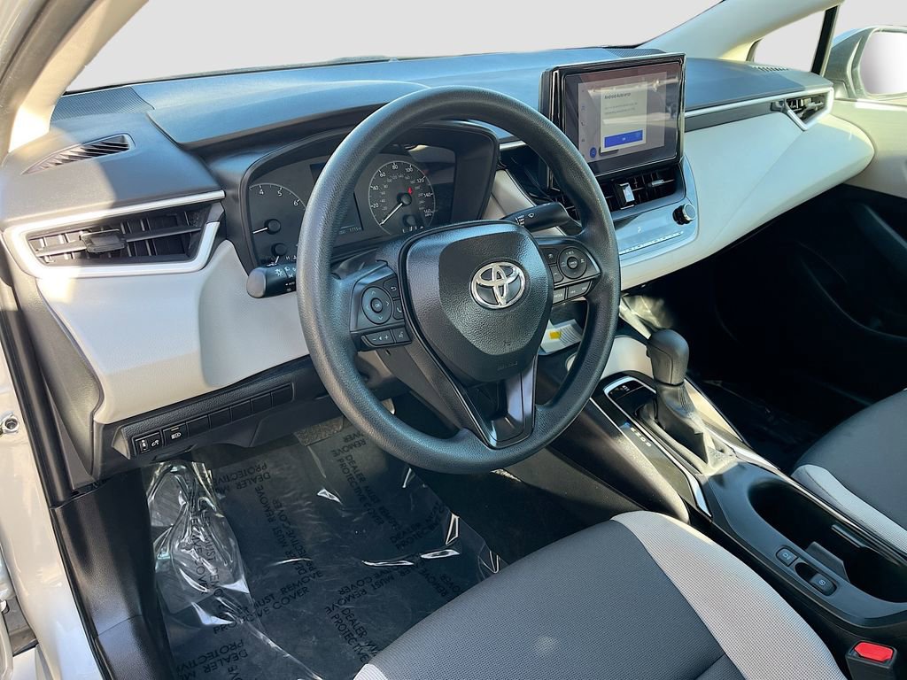 Used 2025 Toyota Corolla LE image 9