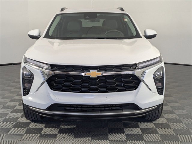 Certified 2025 Chevrolet Trax LT w/ LT Convenience Package image 3