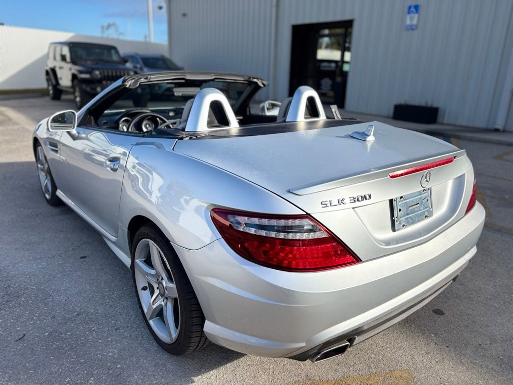 Used 2016 Mercedes-Benz SLK 300 image 19
