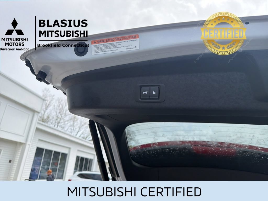 Used 2023 Mitsubishi Outlander 4WD Plug-In Hybrid image 9